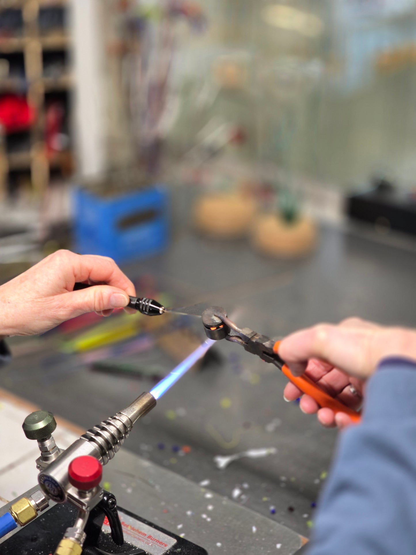 Atelier " Réalisez votre bouquet de fleurs en verre filé au chalumeau " en duo