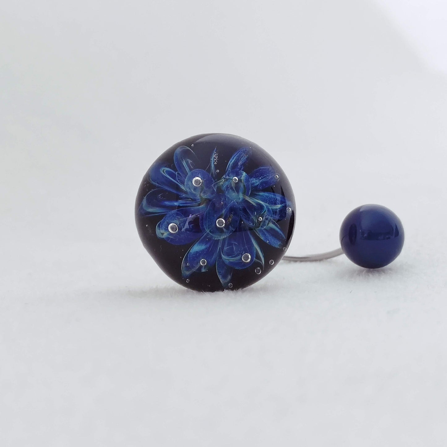 Bague " Kiléyo, les interchangeables invisibles "