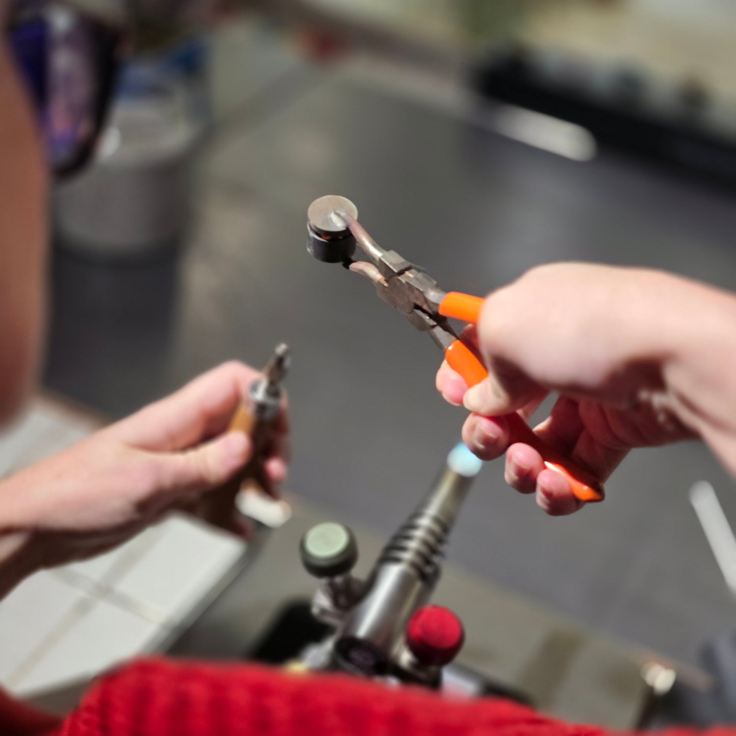 Atelier " Réalisez votre bouquet de fleurs en verre filé au chalumeau " en duo