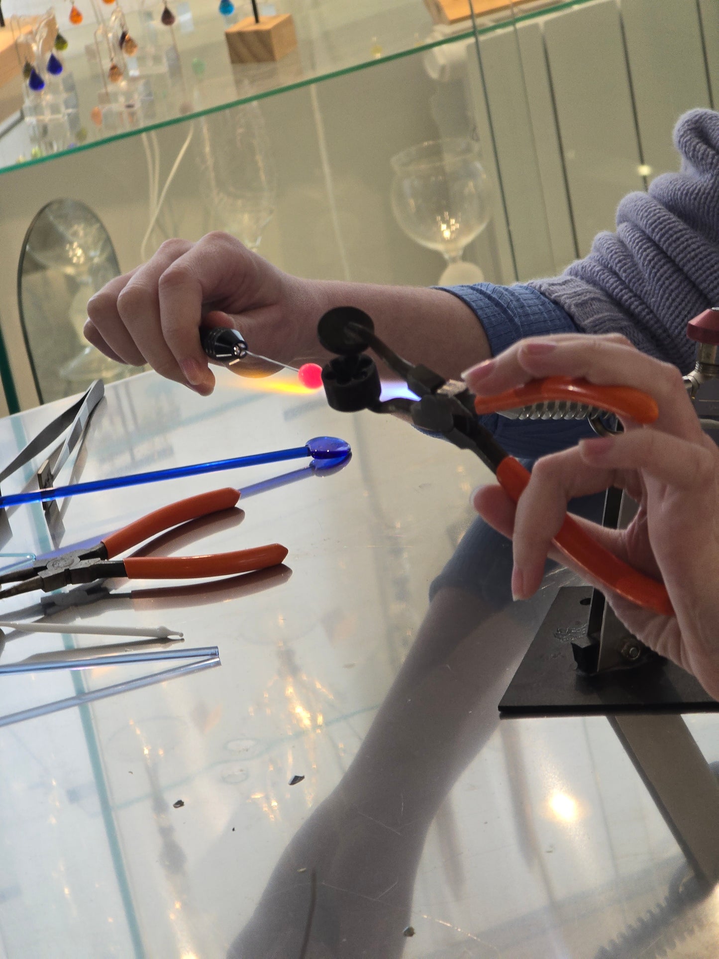 Atelier " Réalisez votre bouquet de fleurs en verre filé au chalumeau " en duo