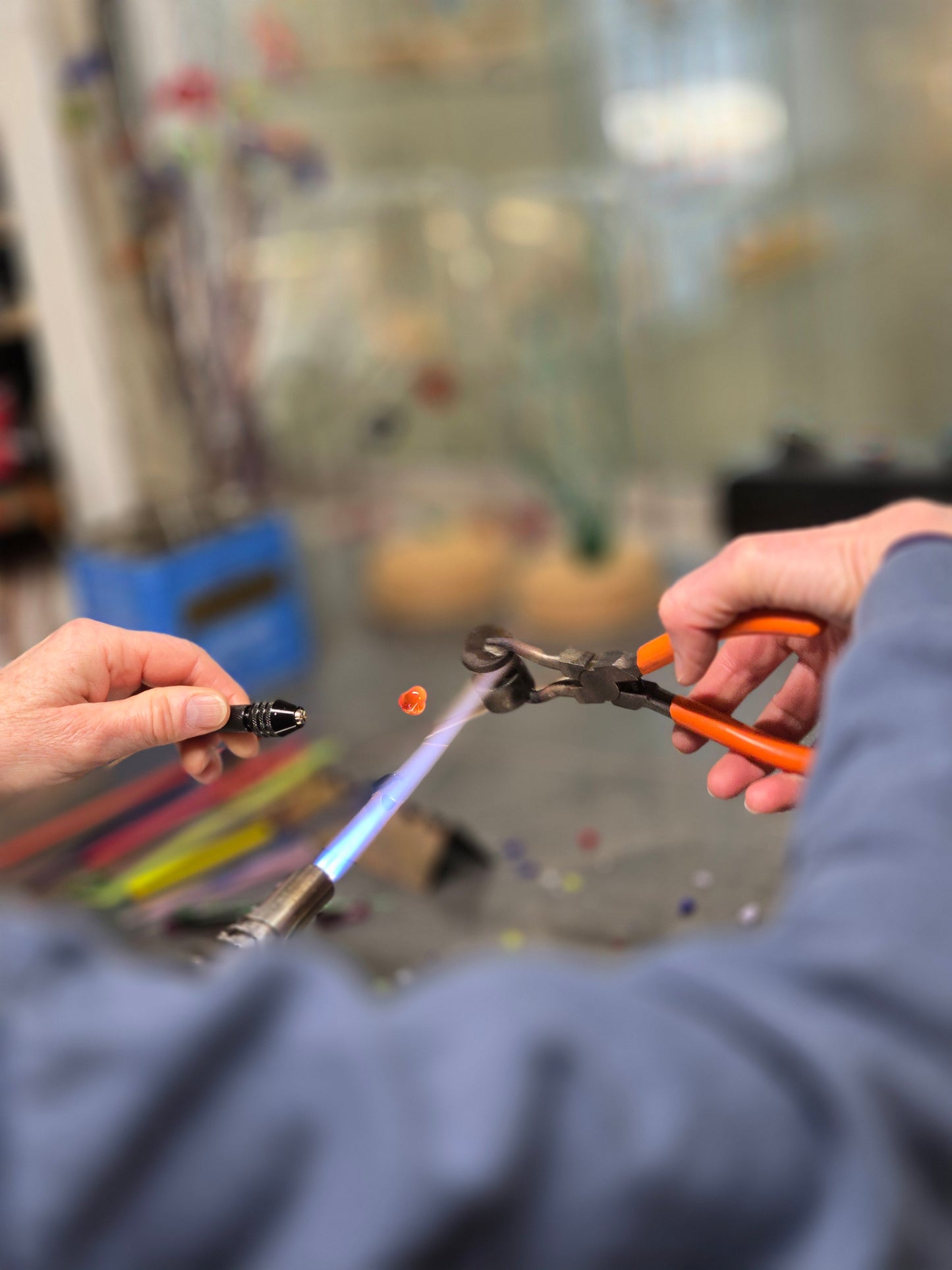 Atelier " Réalisez votre bouquet de fleurs en verre filé au chalumeau " en duo